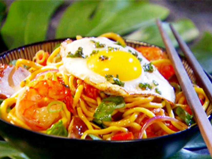 Shrimp Stir-Fry with Fried Egg and Flavored Vinegar