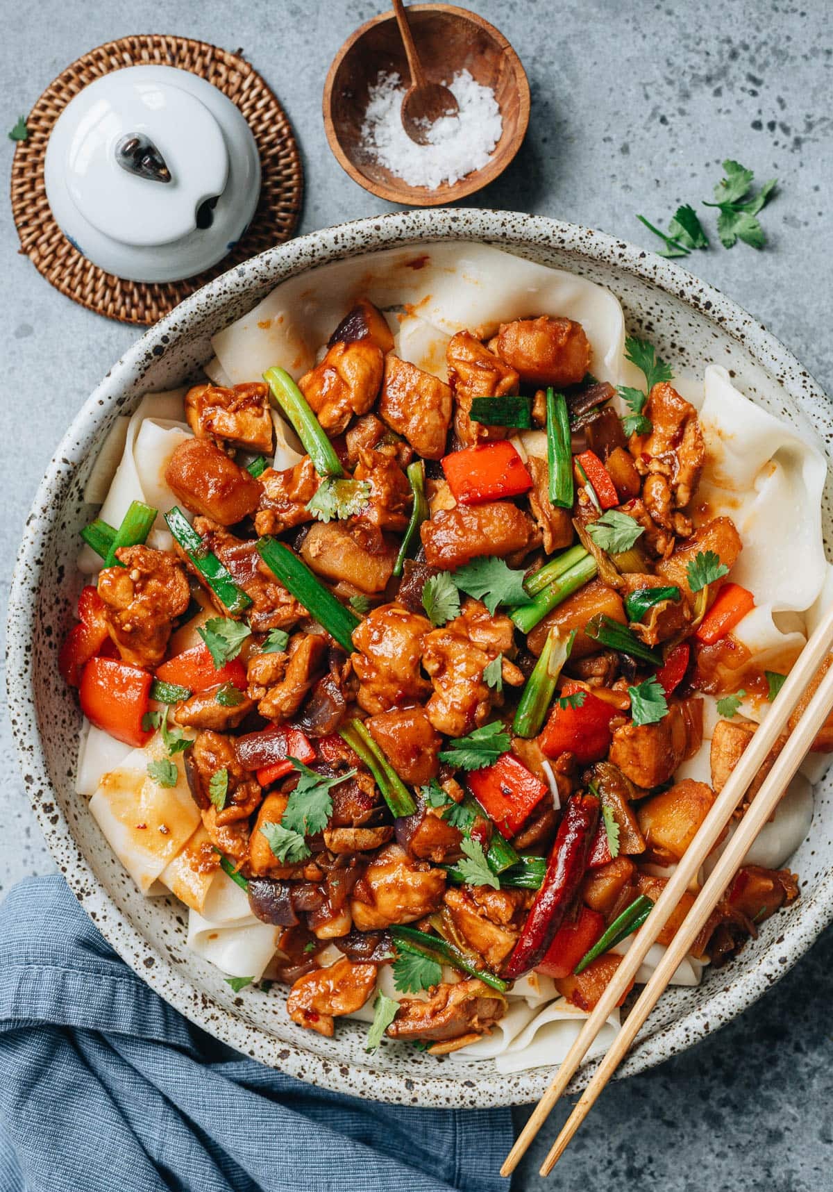 Da Pan Ji (Big Plate Chicken, 大盘鸡)